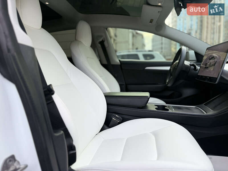 Седан Tesla Model 3 2022 в Одесі