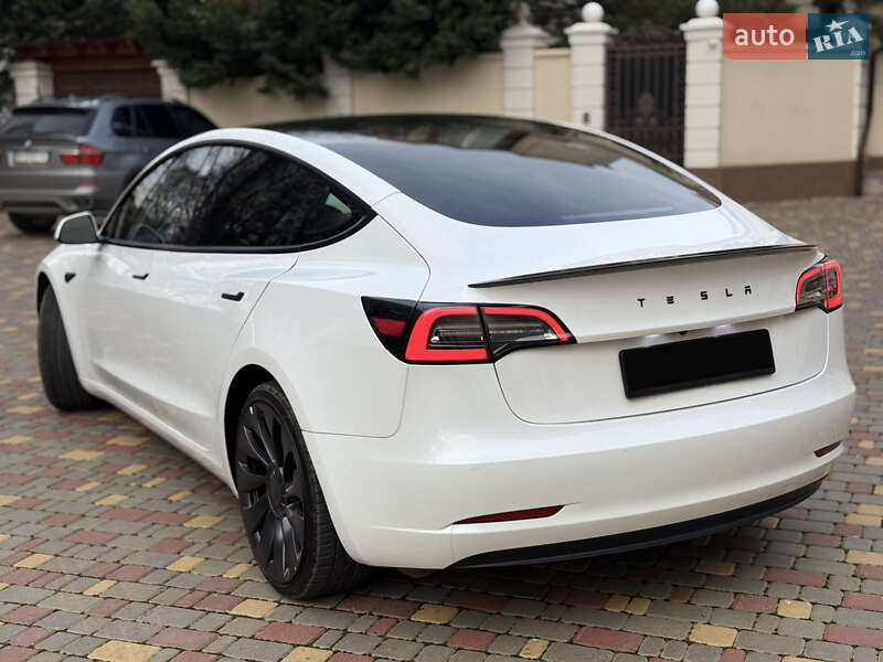Седан Tesla Model 3 2022 в Одесі