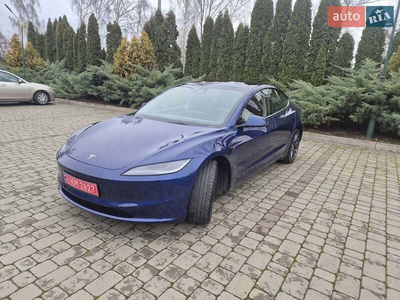 Седан Tesla Model 3 2024 в Києві