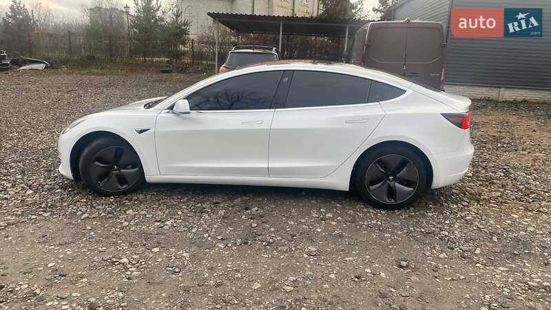 Седан Tesla Model 3 2018 в Харкові