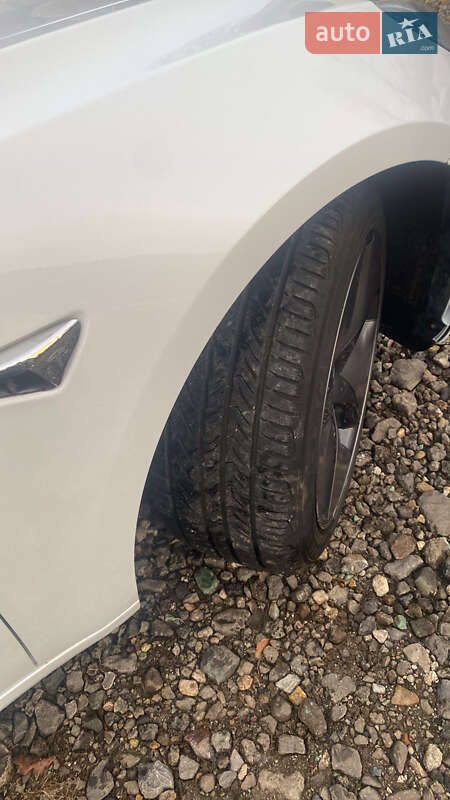 Седан Tesla Model 3 2018 в Харкові