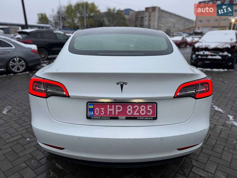 Седан Tesla Model 3 2018 в Луцьку