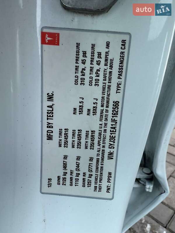 Седан Tesla Model 3 2018 в Луцьку