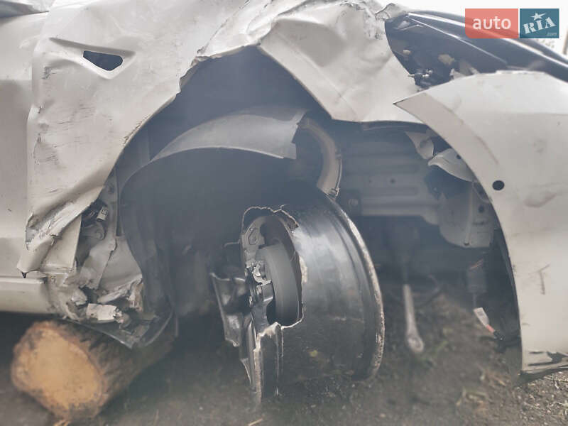 Седан Tesla Model 3 2020 в Києві