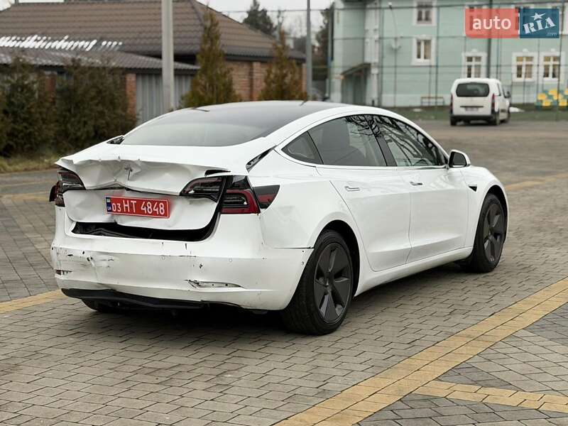Седан Tesla Model 3 2020 в Львове