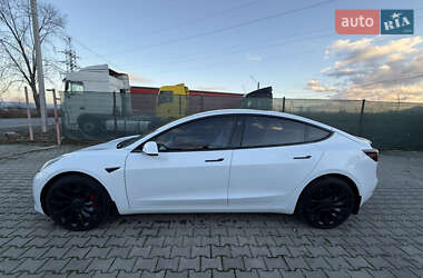 Седан Tesla Model 3 2023 в Хусті