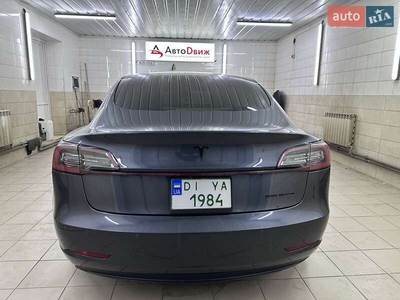 Седан Tesla Model 3 2022 в Сумах