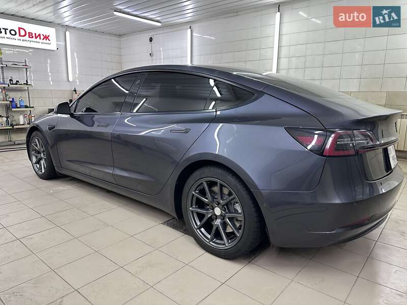 Седан Tesla Model 3 2022 в Сумах