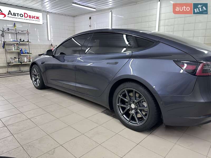 Седан Tesla Model 3 2022 в Сумах