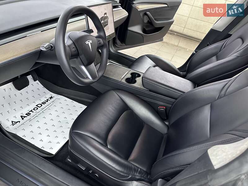 Седан Tesla Model 3 2022 в Сумах