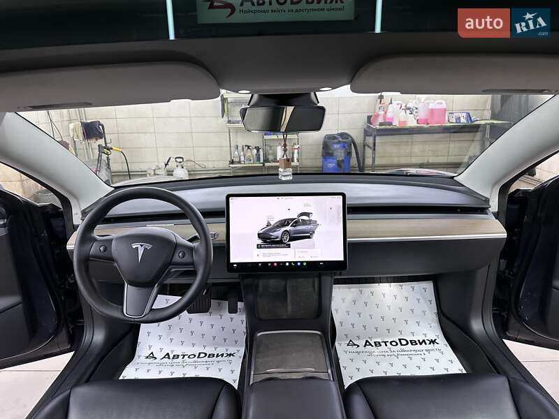 Седан Tesla Model 3 2022 в Сумах