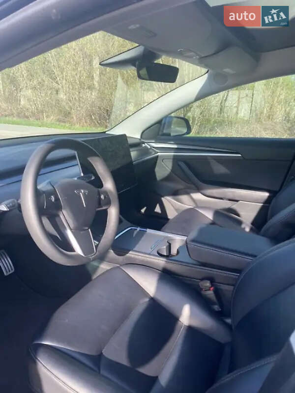Седан Tesla Model 3 2022 в Львове