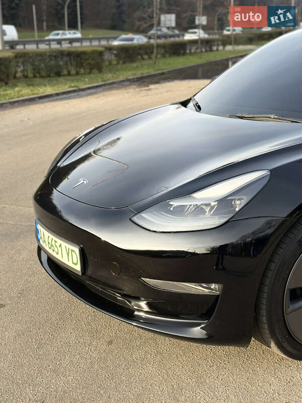 Седан Tesla Model 3 2023 в Києві