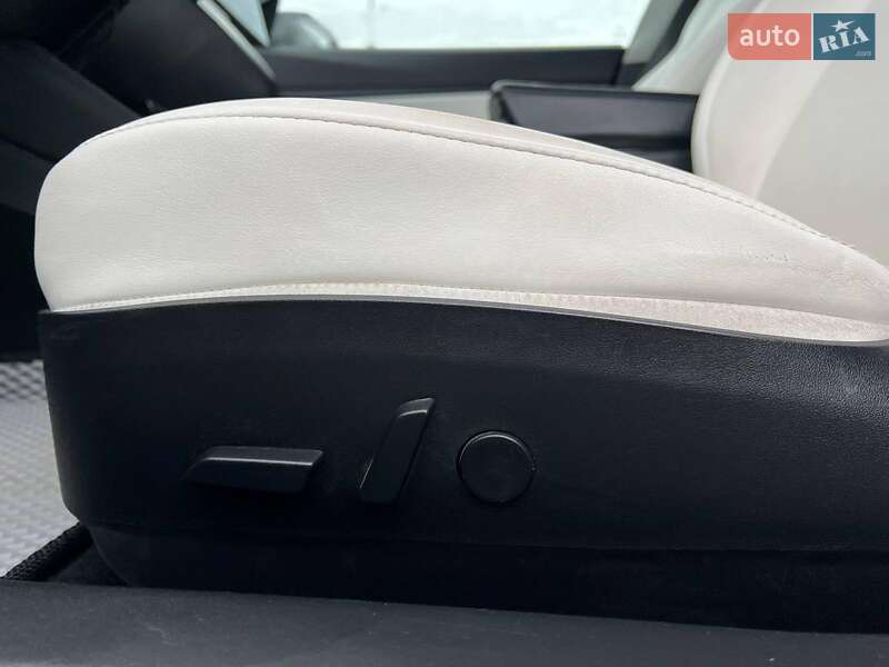 Седан Tesla Model 3 2019 в Львові фото 19 Седан Tesla Model 3 2019 в Львові