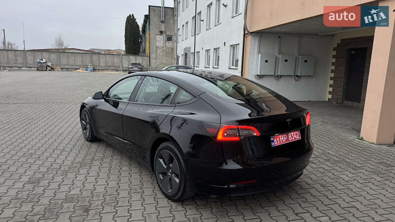 Седан Tesla Model 3 2023 в Луцке
