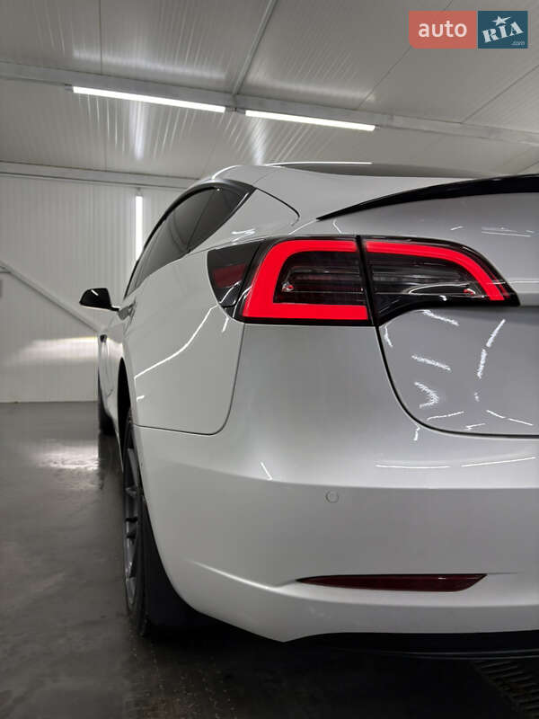 Седан Tesla Model 3 2021 в Лановцах фото 46 Седан Tesla Model 3 2021 в Лановцах