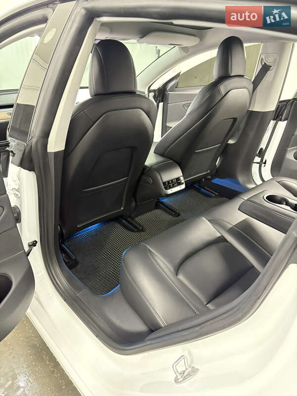 Седан Tesla Model 3 2021 в Лановцах фото 74 Седан Tesla Model 3 2021 в Лановцах