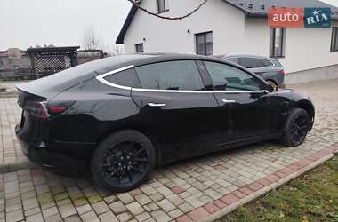 Седан Tesla Model 3 2019 в Ровно