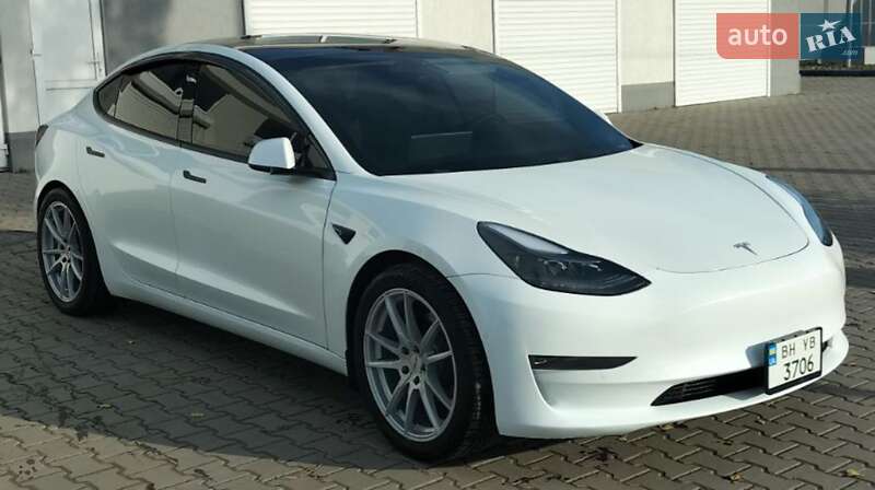 Седан Tesla Model 3 2021 в Одессе
