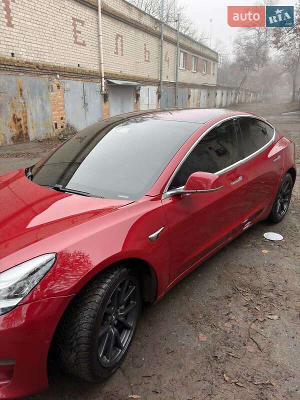 Седан Tesla Model 3 2018 в Днепре