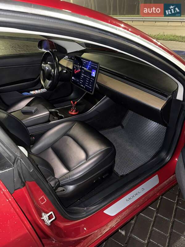 Седан Tesla Model 3 2018 в Днепре