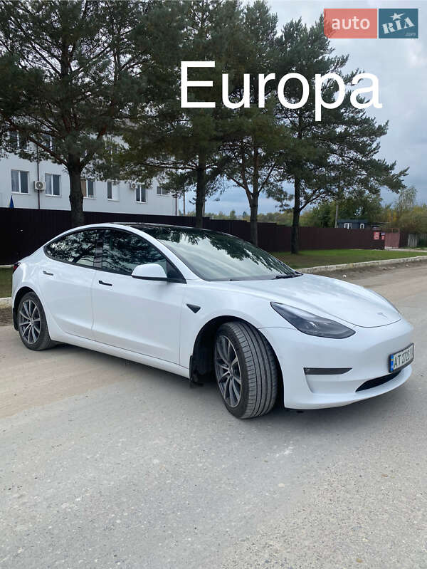 Tesla Model 3 2021