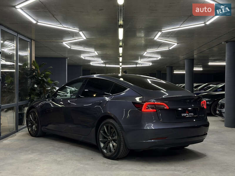 Седан Tesla Model 3 2023 в Одессе