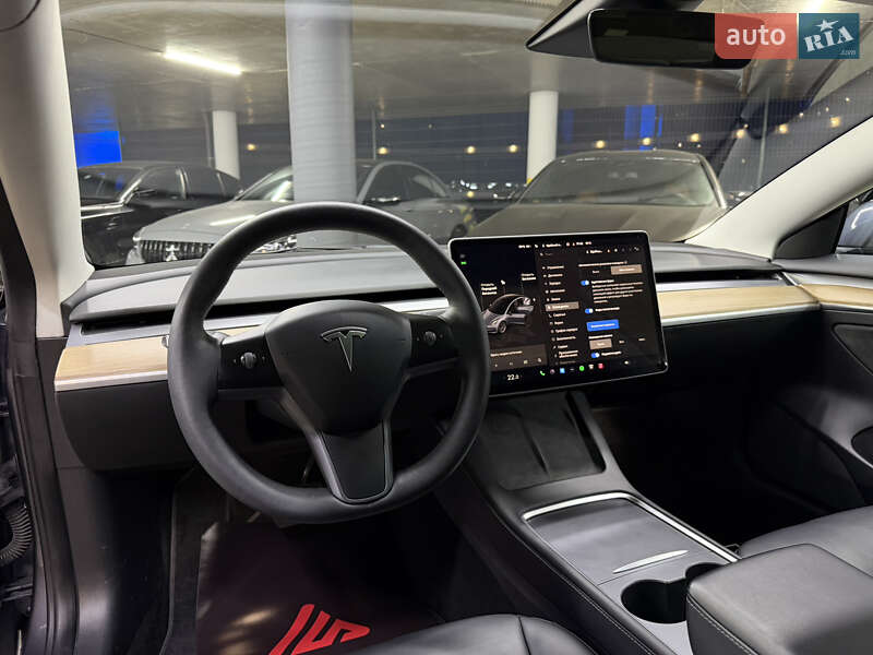 Седан Tesla Model 3 2023 в Одессе