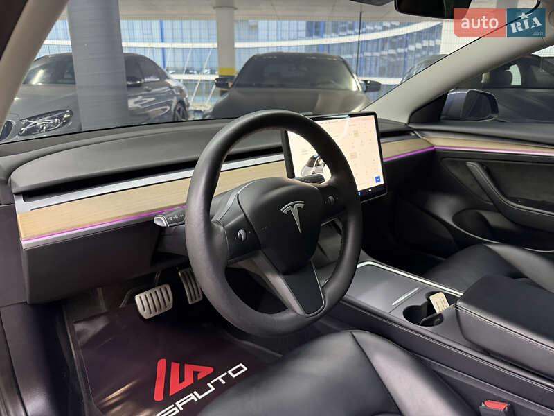 Седан Tesla Model 3 2021 в Одессе
