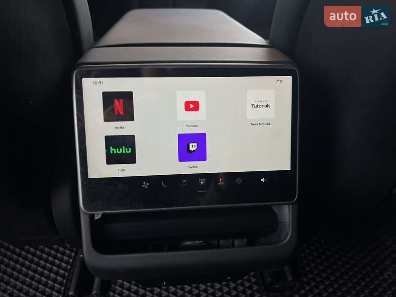 Седан Tesla Model 3 2024 в Полтаве