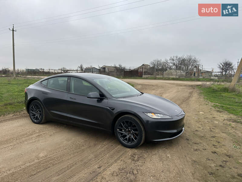 Седан Tesla Model 3 2024 в Одесі