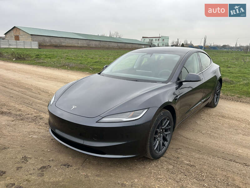 Седан Tesla Model 3 2024 в Одесі