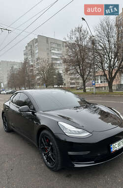 Седан Tesla Model 3 2019 в Львове