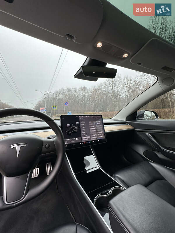 Седан Tesla Model 3 2019 в Львове фото 21 Седан Tesla Model 3 2019 в Львове