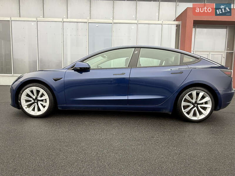 Седан Tesla Model 3 2022 в Днепре