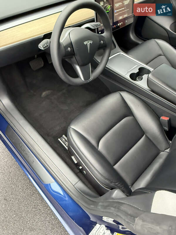 Седан Tesla Model 3 2022 в Днепре
