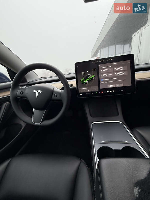 Седан Tesla Model 3 2022 в Днепре