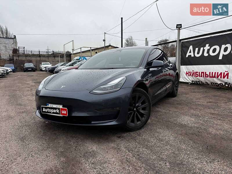 Tesla Model 3 2022