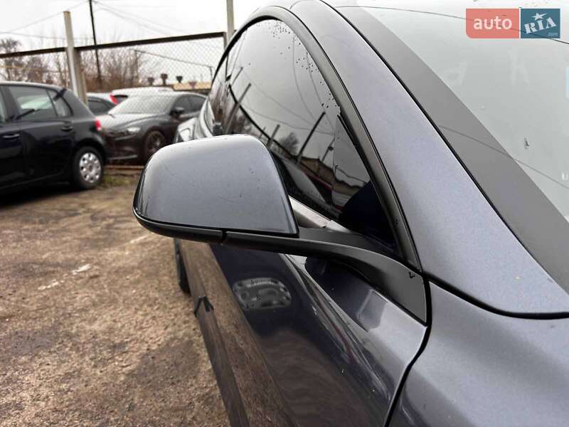 Седан Tesla Model 3 2022 в Запорожье