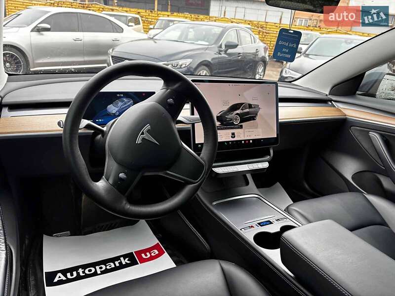 Седан Tesla Model 3 2022 в Запорожье