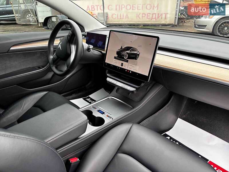 Седан Tesla Model 3 2022 в Запорожье