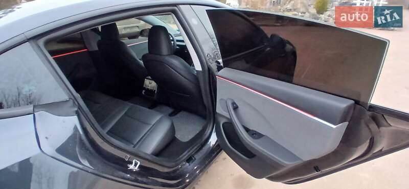 Седан Tesla Model 3 2024 в Ивано-Франковске