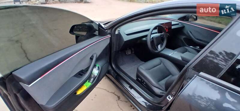 Седан Tesla Model 3 2024 в Ивано-Франковске