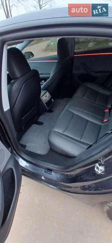 Седан Tesla Model 3 2024 в Ивано-Франковске