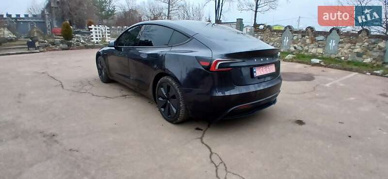 Седан Tesla Model 3 2024 в Ивано-Франковске
