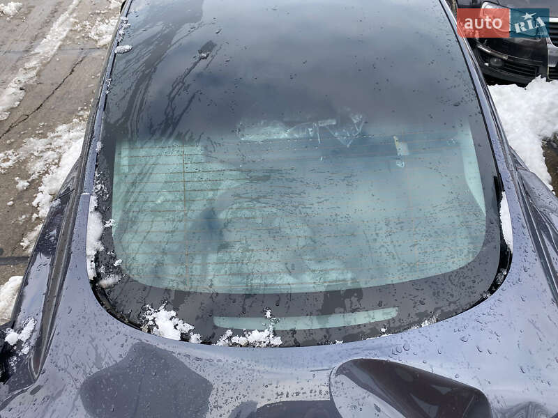 Седан Tesla Model 3 2021 в Киеве