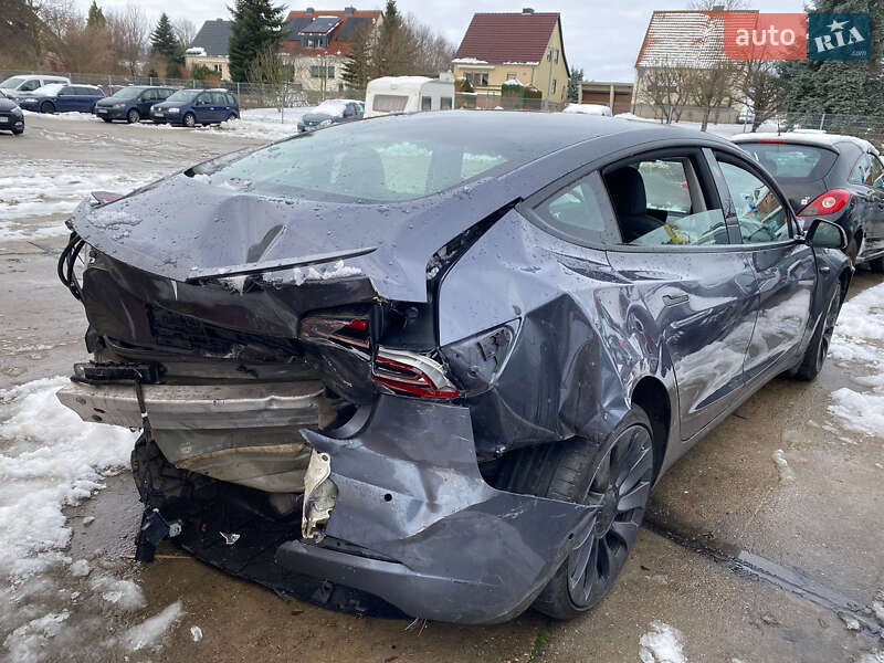 Седан Tesla Model 3 2021 в Киеве