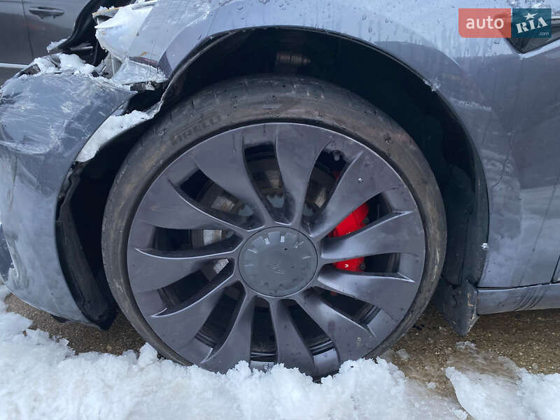 Седан Tesla Model 3 2021 в Киеве