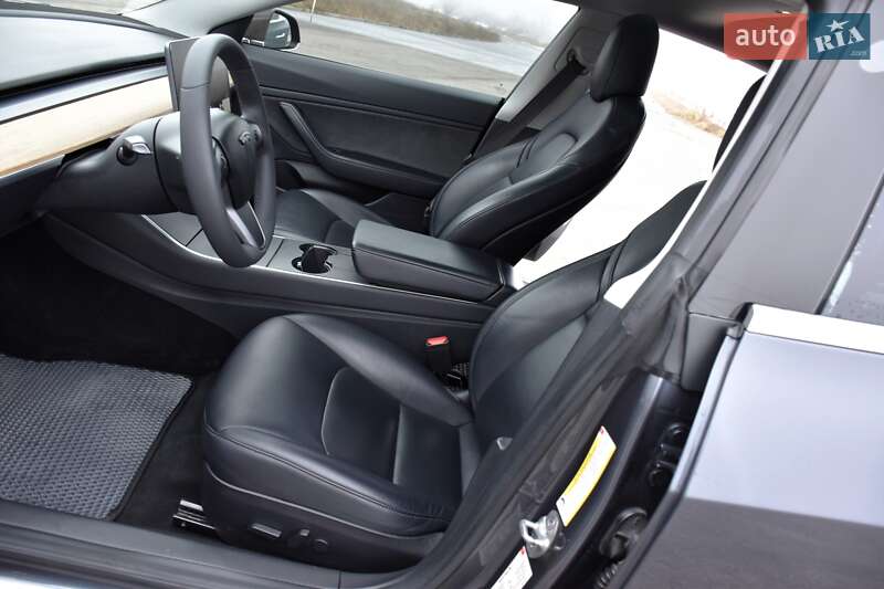 Седан Tesla Model 3 2018 в Дрогобичі фото 27 Седан Tesla Model 3 2018 в Дрогобичі