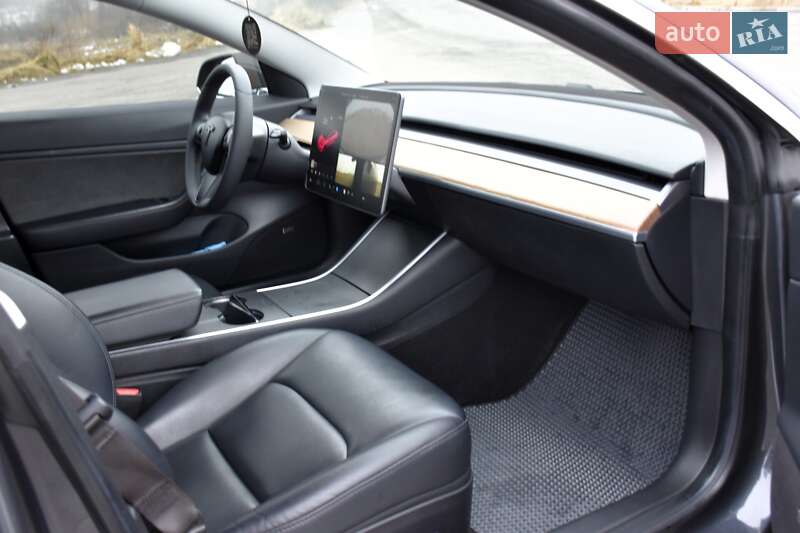 Седан Tesla Model 3 2018 в Дрогобичі фото 31 Седан Tesla Model 3 2018 в Дрогобичі